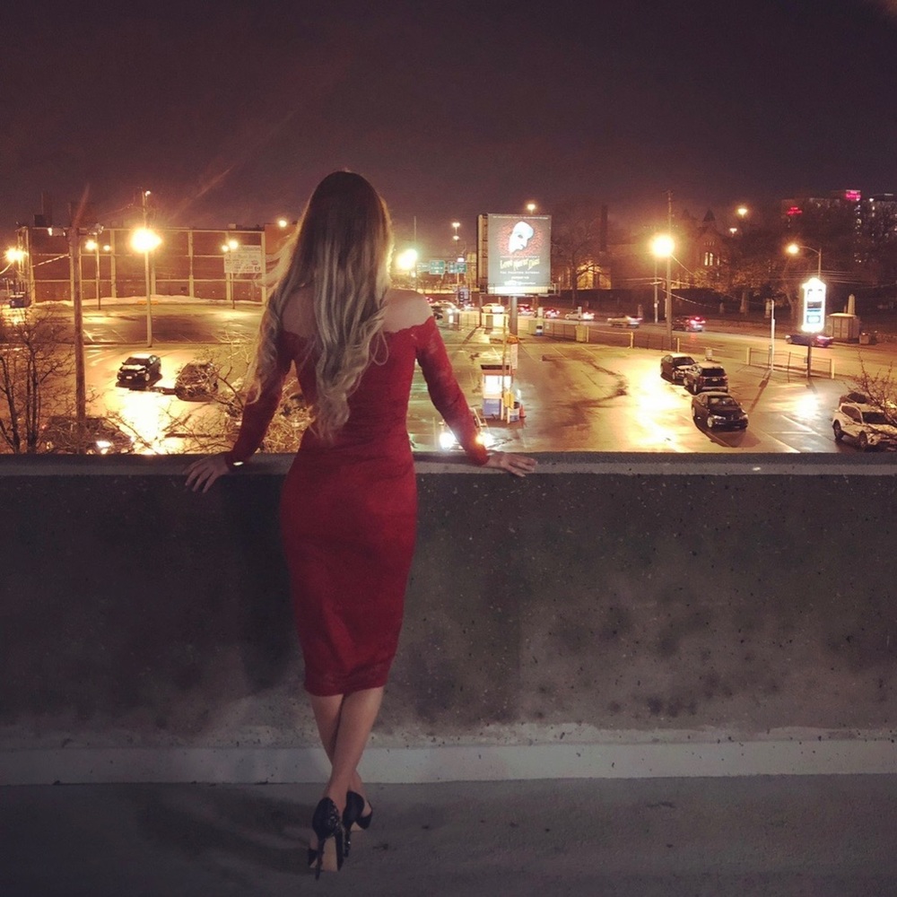 EUC Bodycon Lace Dress